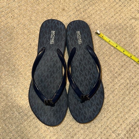 MICHAEL KORS SANDALS WOMENS LOGO NAVY BLUE 9M PVC UPPER - Picture 1 of 9